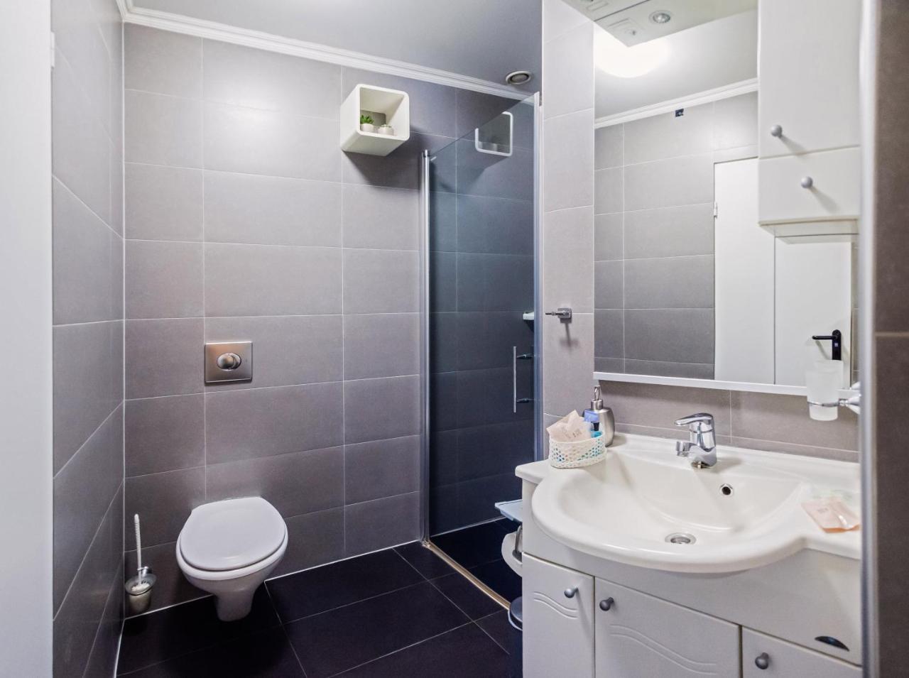 Rooms Verde Petrovče Eksteriør billede