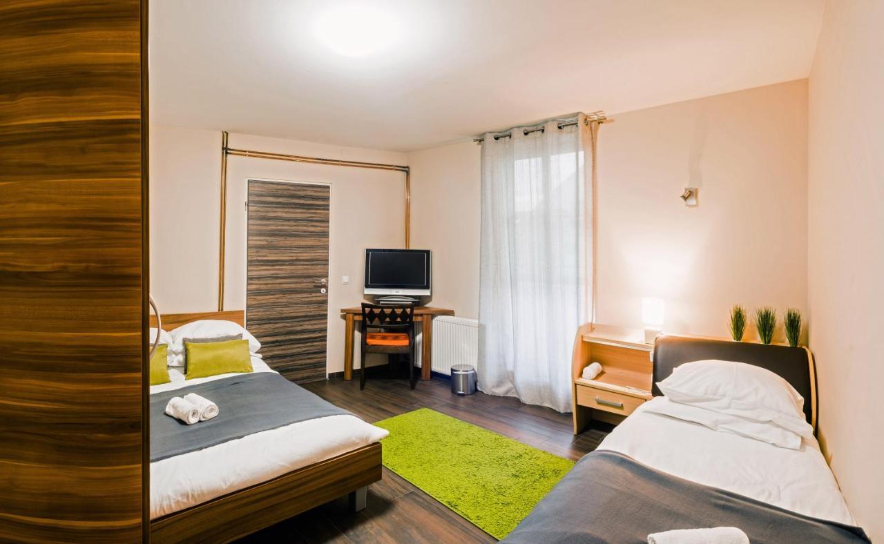 Rooms Verde Petrovče Eksteriør billede