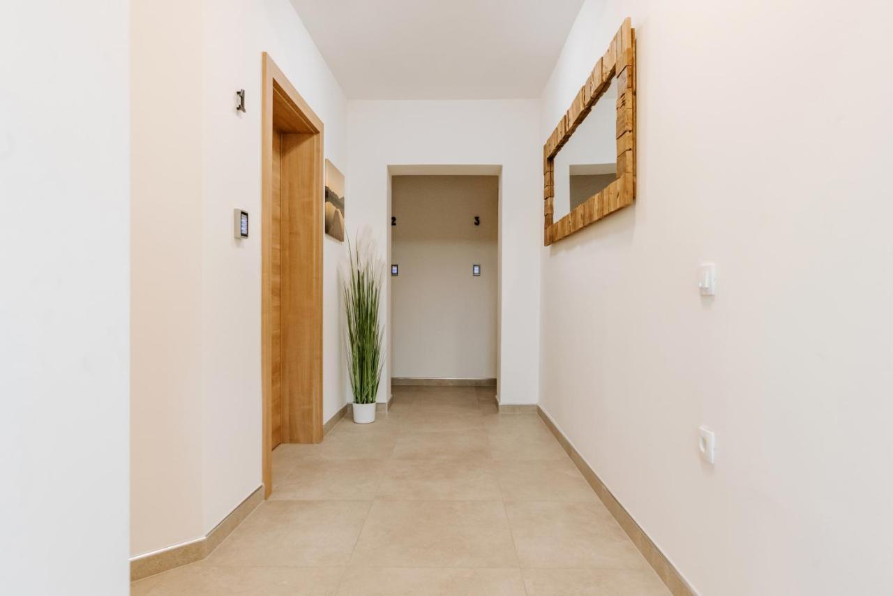 Rooms Verde Petrovče Eksteriør billede